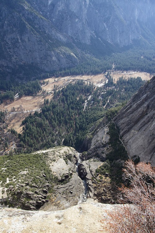 Yosemite Valley from the top of Yosemite Falls