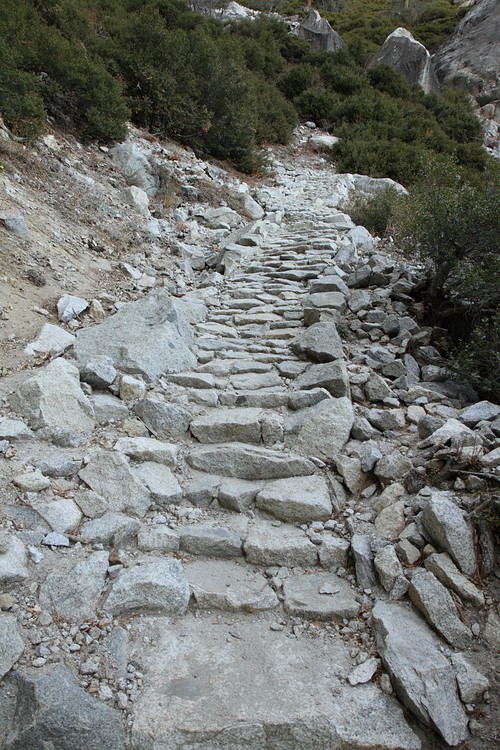 Upper Yosemite Falls Trail