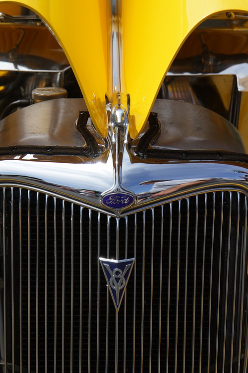 Ford V8 grille