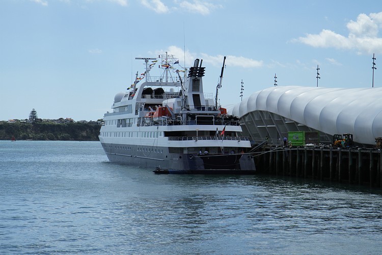 Cruise ships in Waitemata Harbour