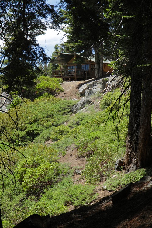 Bearpaw Lodge from the High Sierra Trail