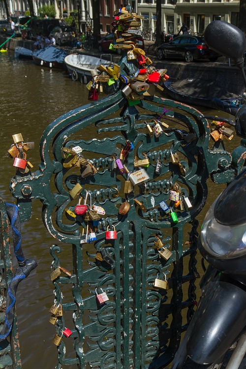 Love locks