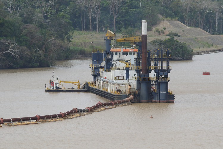 Cutter-suction dredge Quibian