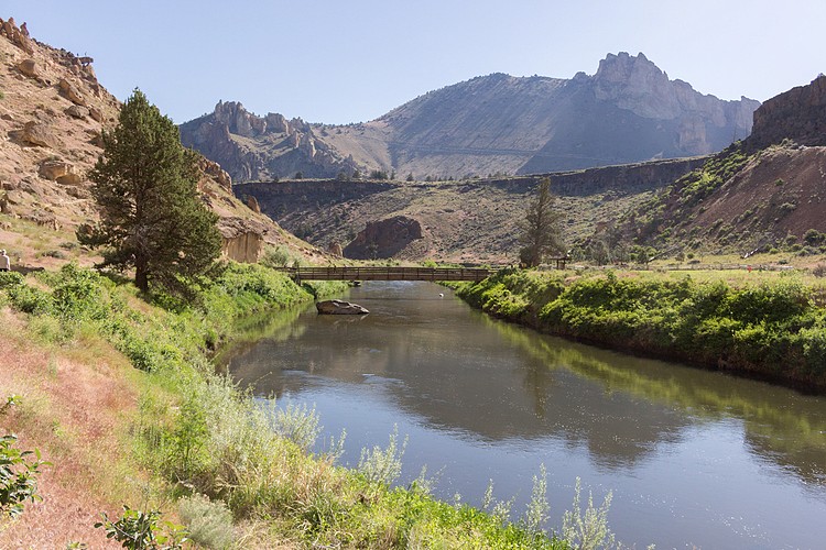Crooked River footbridge