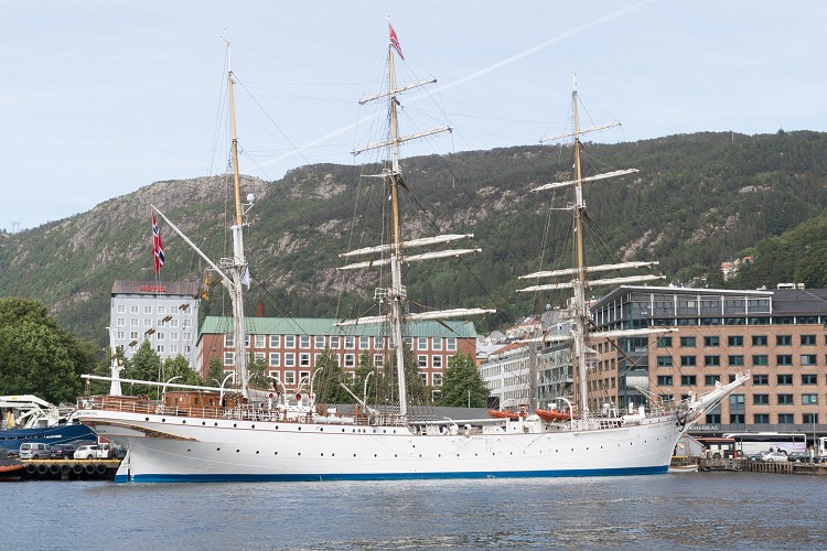 Statsraad Lehmkuhl