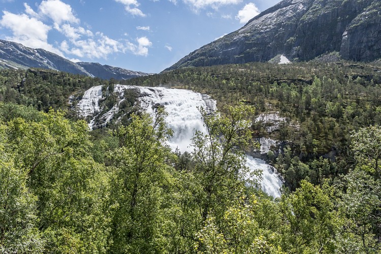 Nyast�lfossen