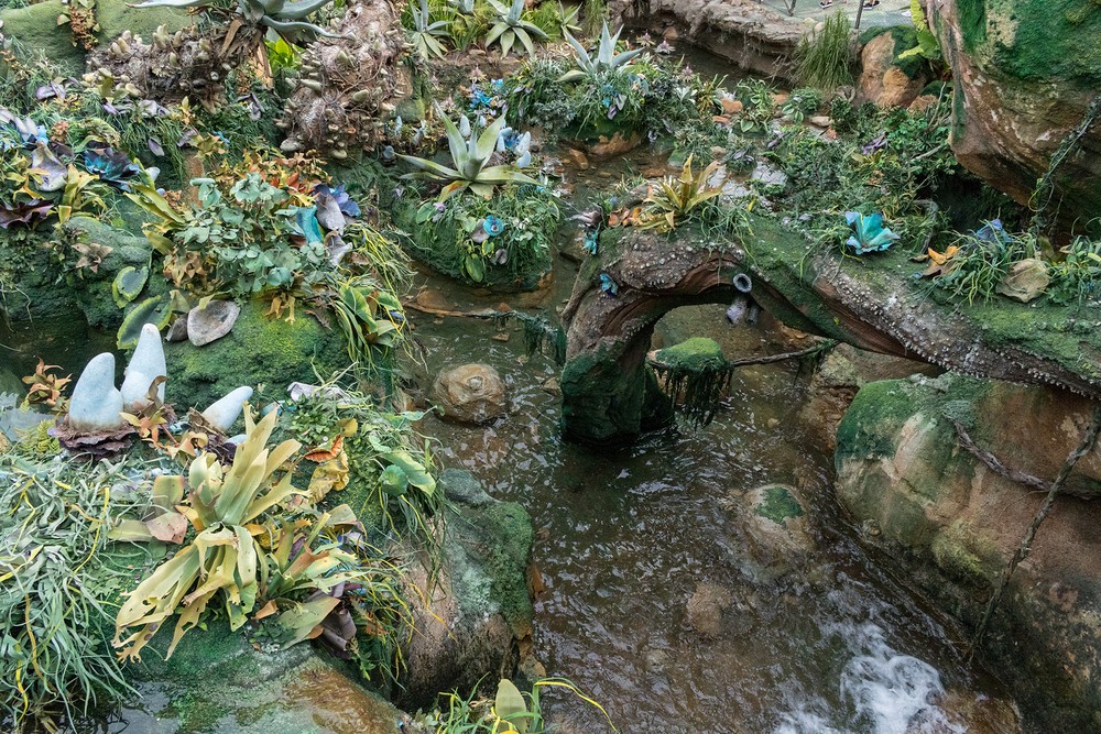Pandora's bioluminescent plants