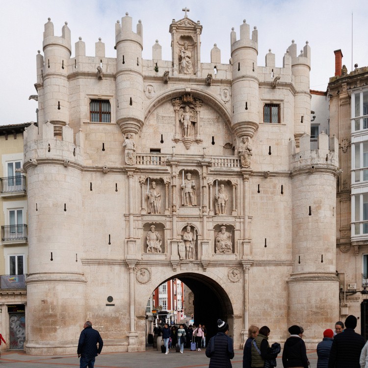 Arco de Santa Maria (11th century)