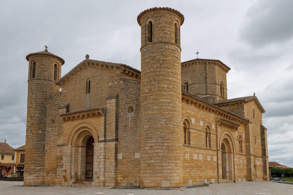 Castrojerez - Colegiata de Santa Maria del Manzano (1214)