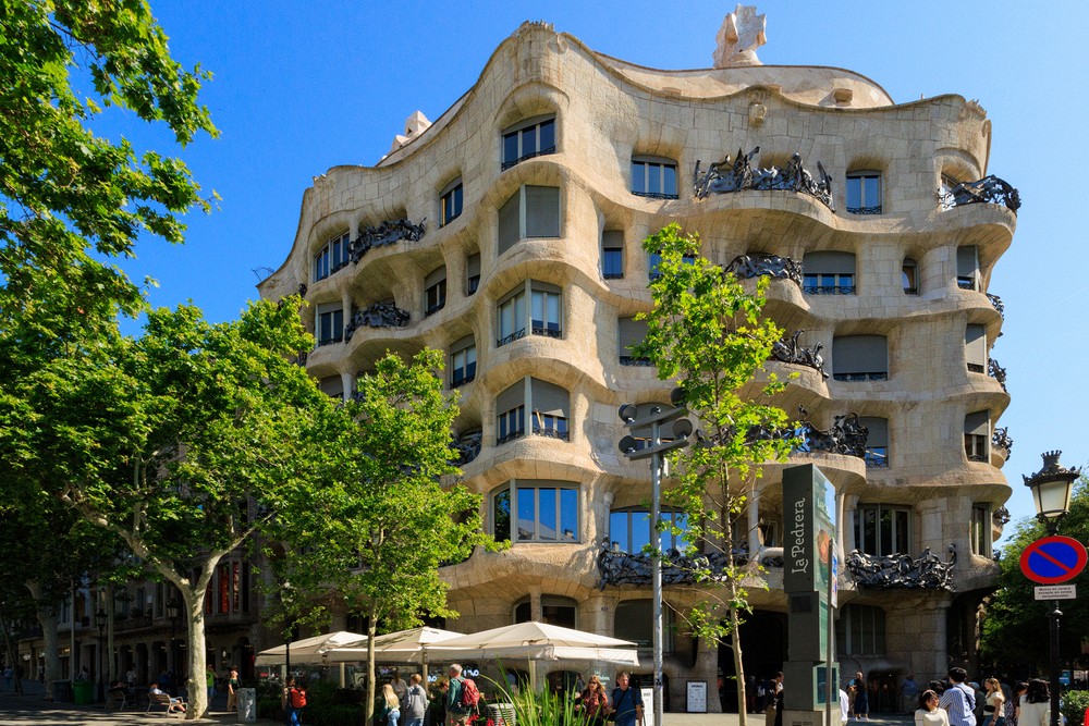 Casa Mila (Antoni Gaudi)