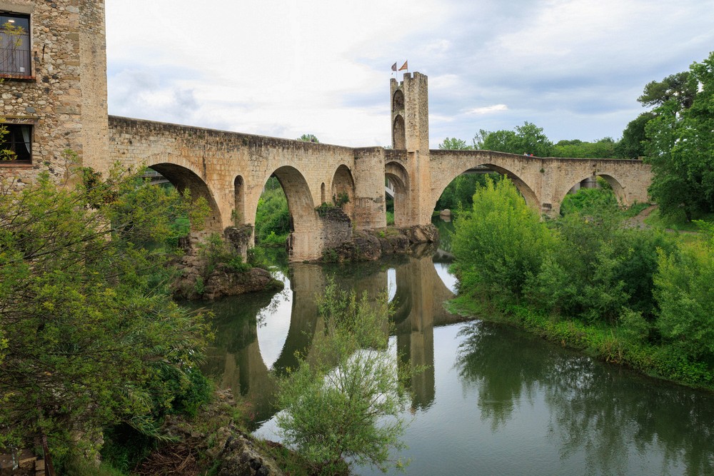 Pont de Besalu (12th century)