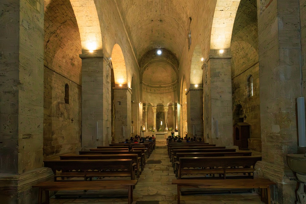 Monestir de Sant Pere de Besalu (977)