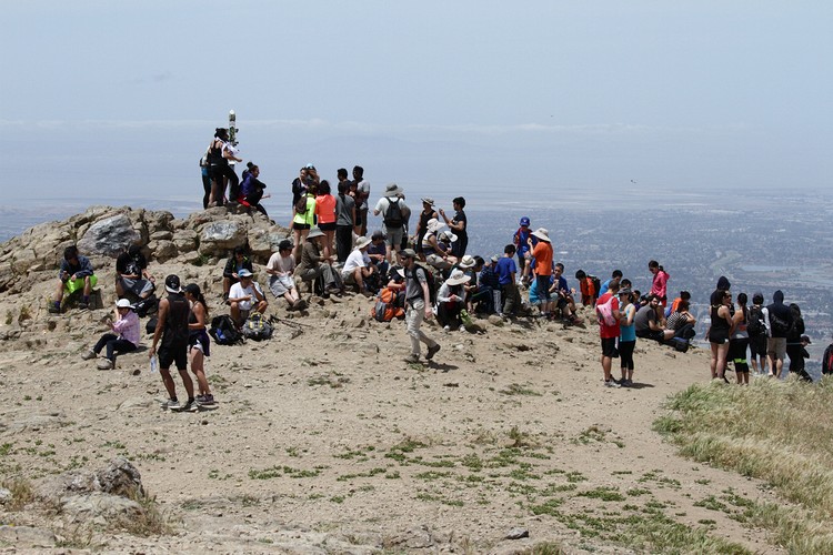 Mission Peak hikers