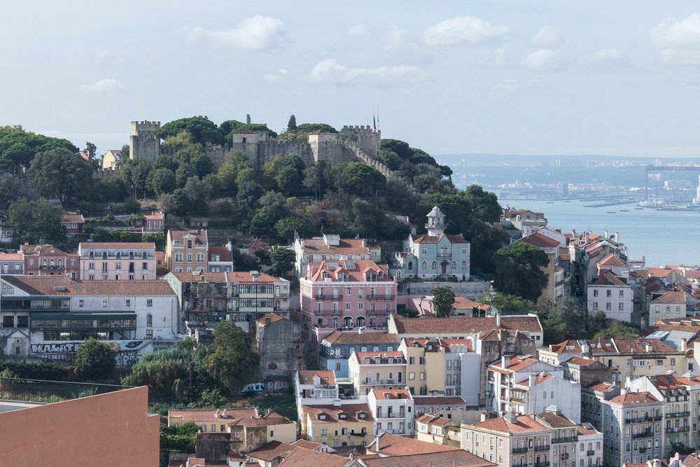 Castelo de S�o Jorge (11th century Moorish castle)