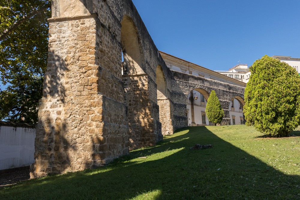 S�o Sebasti�o Aqueduct, Coimbra (1570)