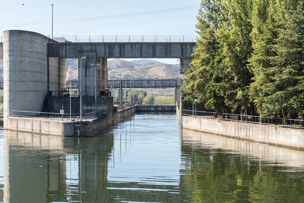 Pochino Dam (20 meters drop)