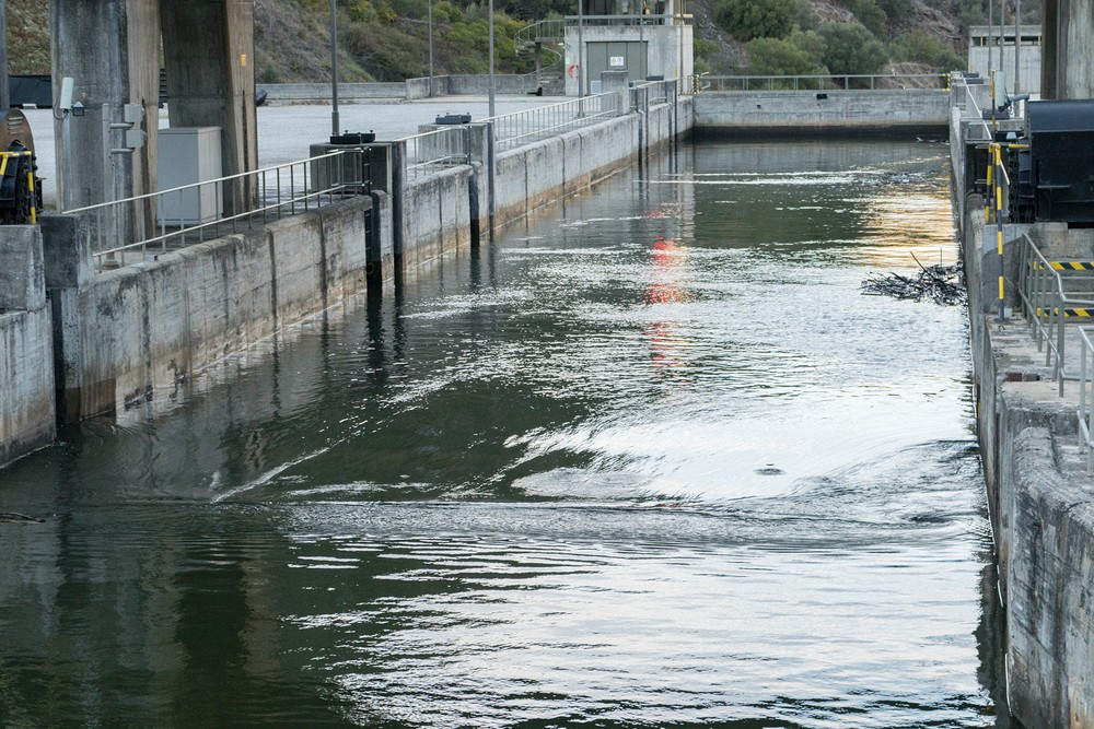 Valeira Dam (32 meters drop)