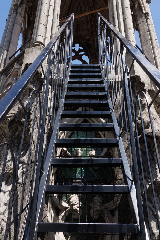 Basilica del Voto Nacional - spire ladder