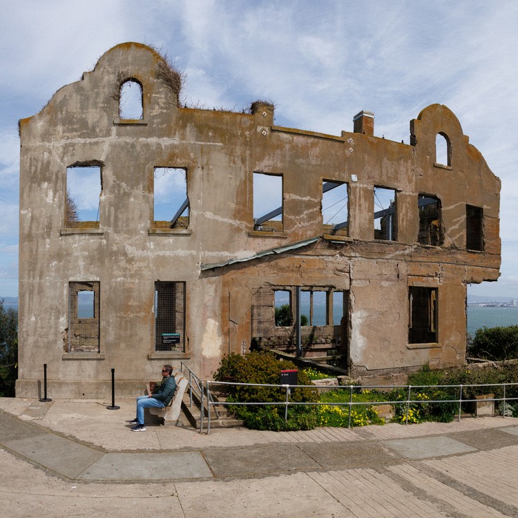 Warden's house (ruins)