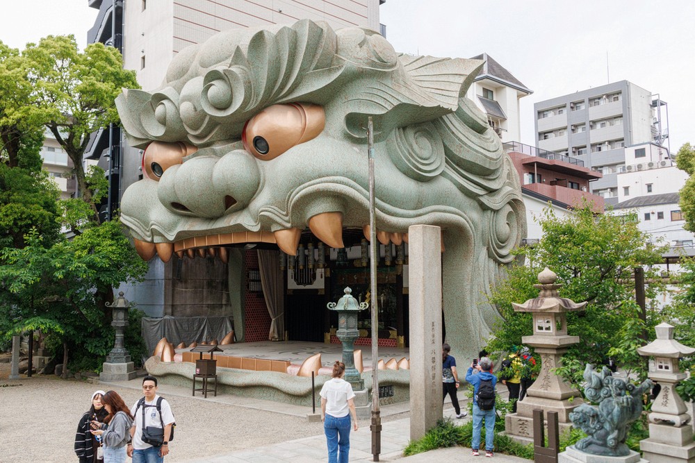 Namba Yasaka Jinja